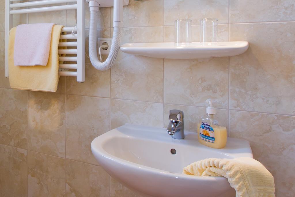Pension Zum-Ratsherrn Friedrichroda Kamer foto